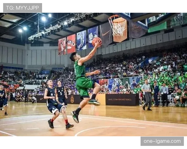 奥拉朱旺双冠MVP传奇再现，篮球历史再添辉煌篇章