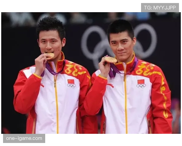 蔡赟当年比赛赢了就去吃路边摊，现在看他在直播间卖羽毛球拍，总觉得他兜里比我还干净