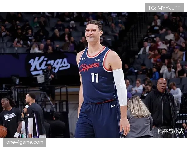 布鲁克·洛佩斯内线掩护提升禁区效率显著拉开对手防线